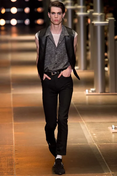 Look 14